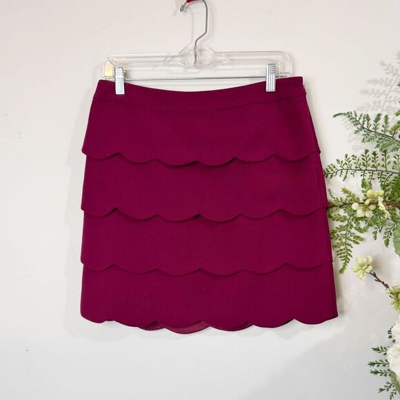 LOFT Dresses & Skirts - Loft scalloped tiered mini skirt magenta | size 6